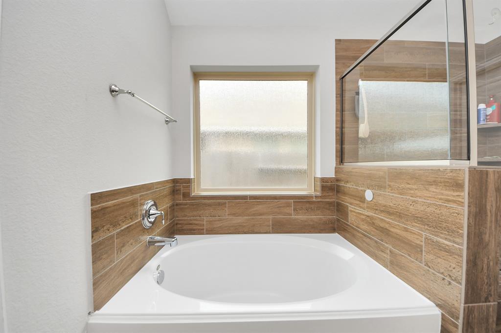 4322 Tawny Timber Drive, Spring, Texas image 32