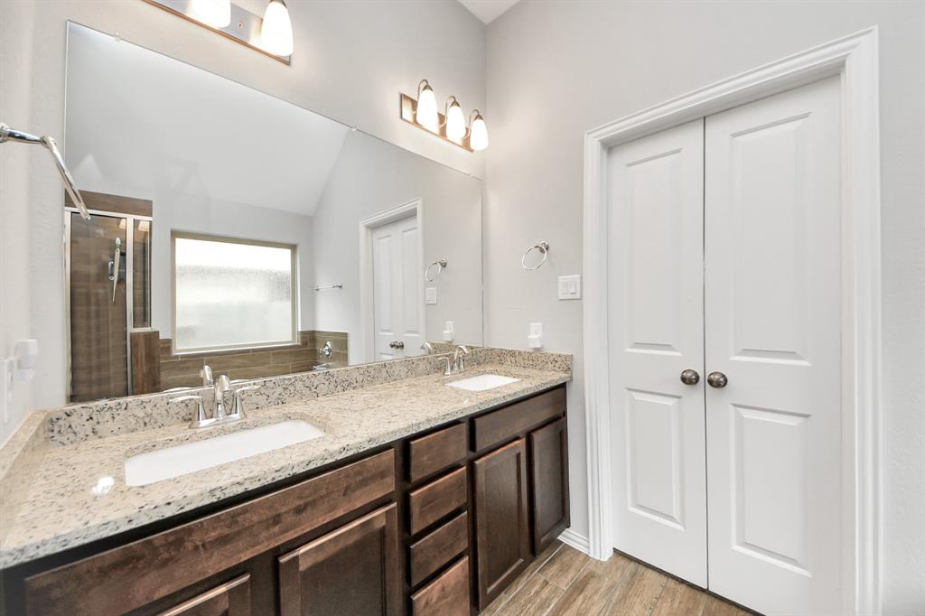 4322 Tawny Timber Drive, Spring, Texas image 31