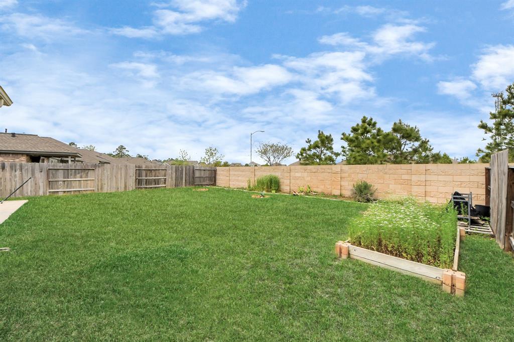 4322 Tawny Timber Drive, Spring, Texas image 35