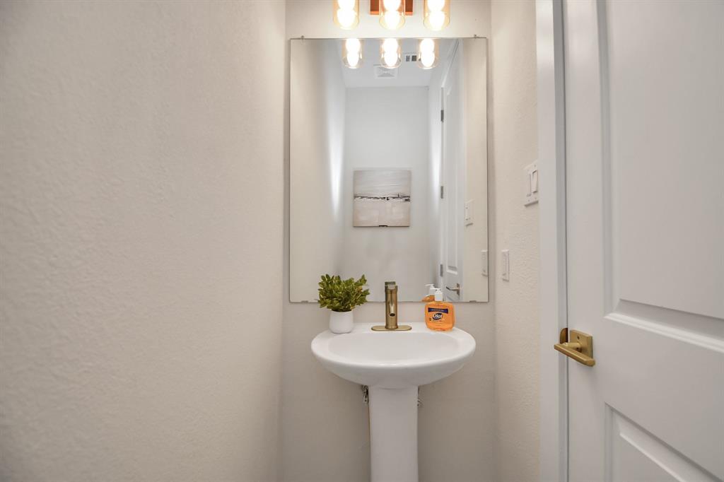 5906 Saint Augustine Street #D, Houston, Texas image 10