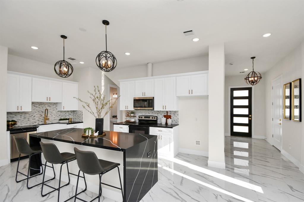 5906 Saint Augustine Street #D, Houston, Texas image 6