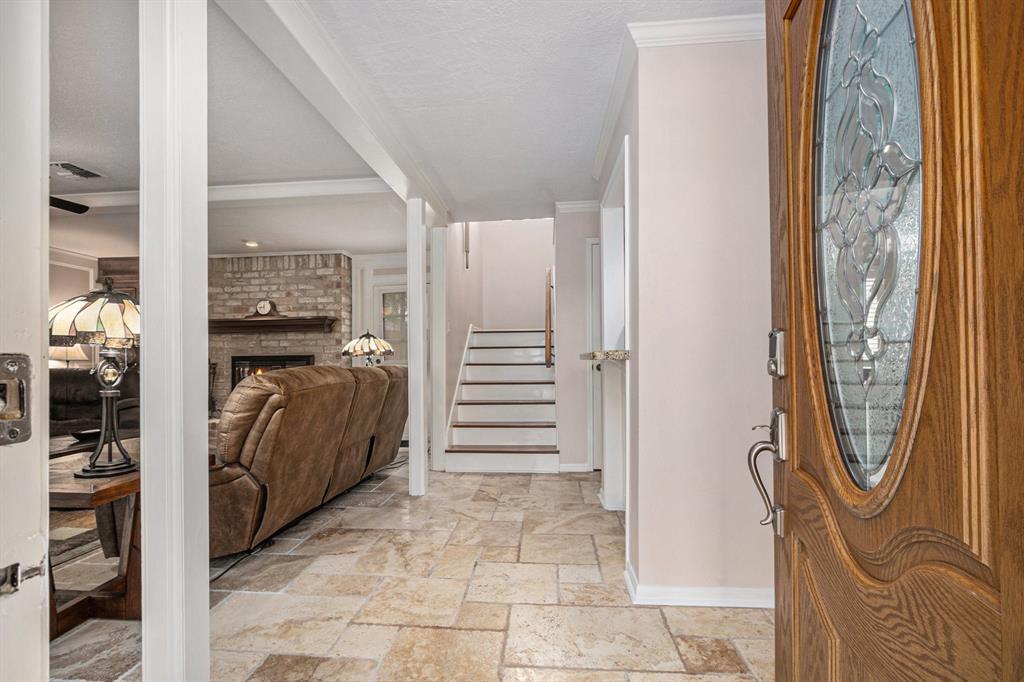 12310 Rocky Knoll Drive, Houston, Texas image 3