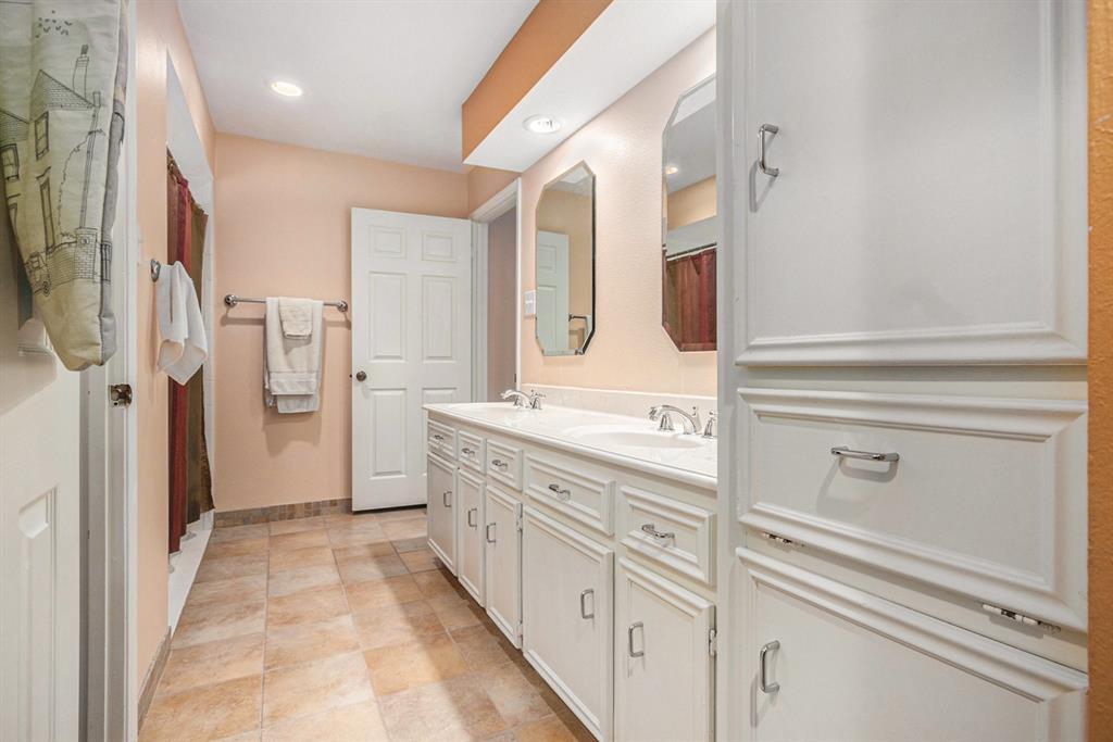 12310 Rocky Knoll Drive, Houston, Texas image 17