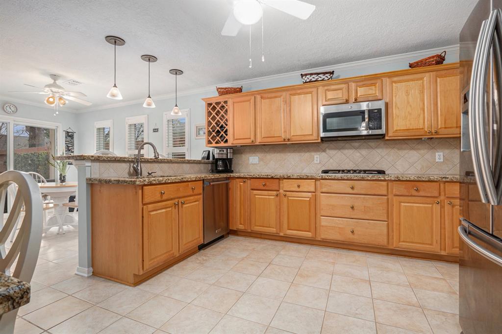 12310 Rocky Knoll Drive, Houston, Texas image 12