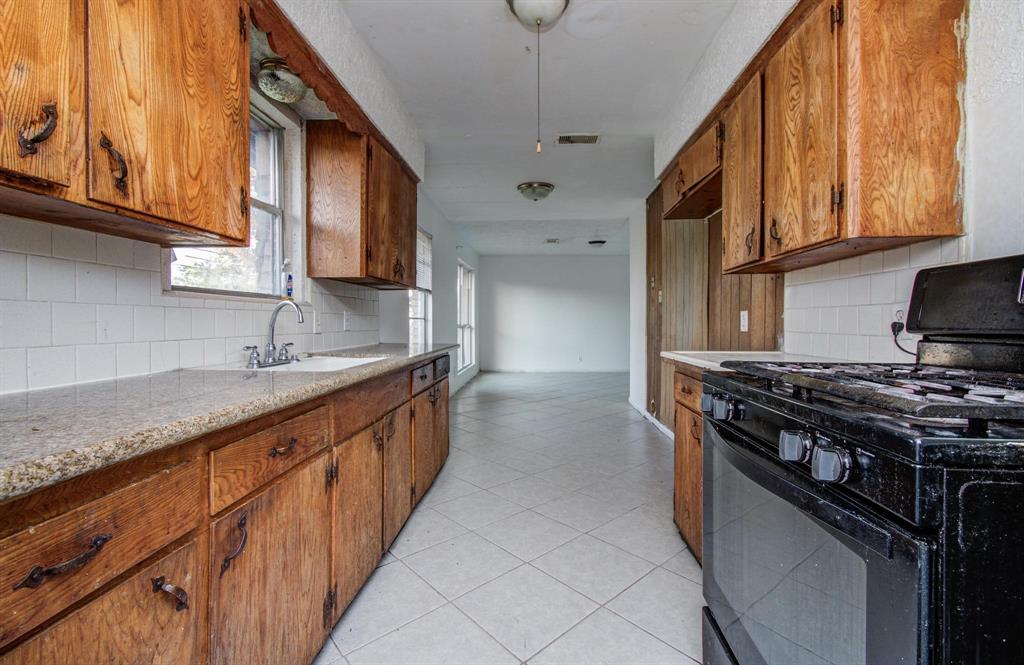 15307 Woodforest Boulevard, Channelview, Texas image 23