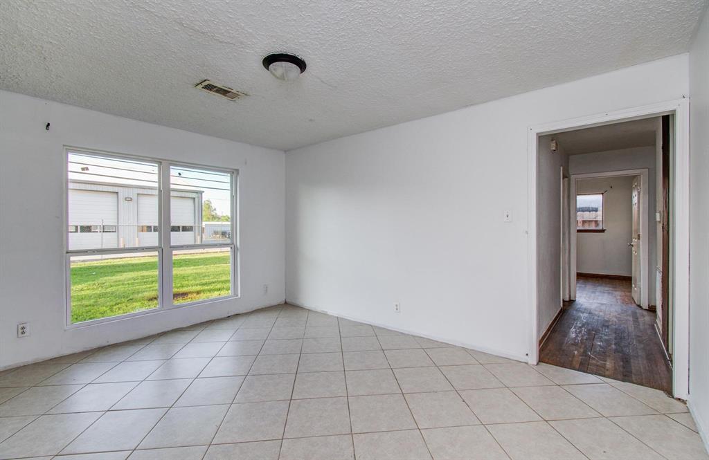 15307 Woodforest Boulevard, Channelview, Texas image 18