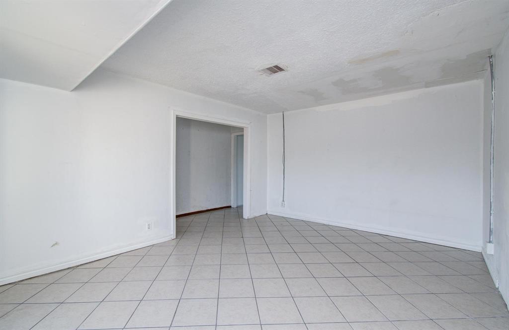 15307 Woodforest Boulevard, Channelview, Texas image 14