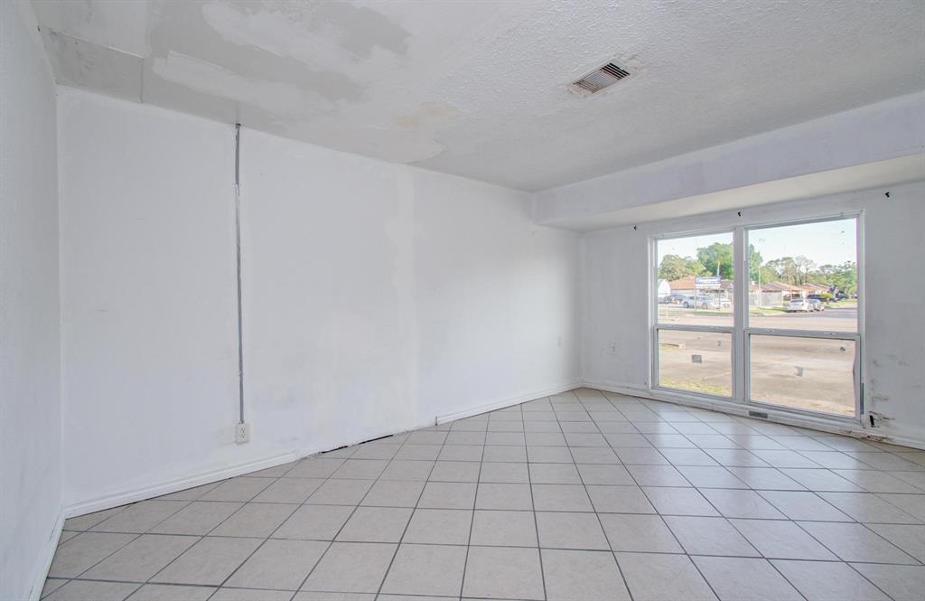 15307 Woodforest Boulevard, Channelview, Texas image 17