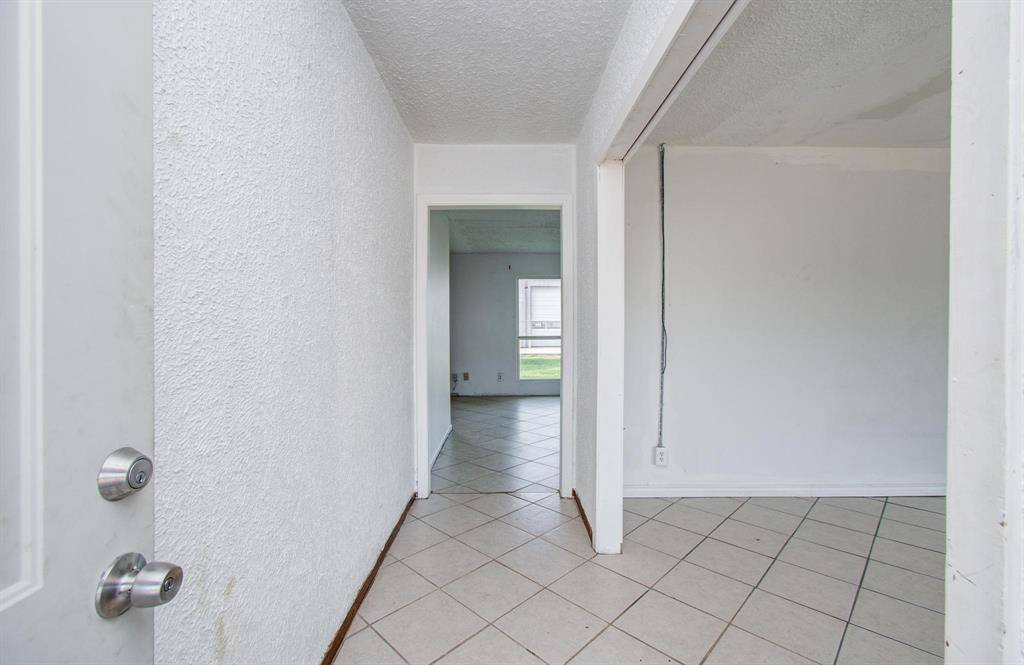 15307 Woodforest Boulevard, Channelview, Texas image 15