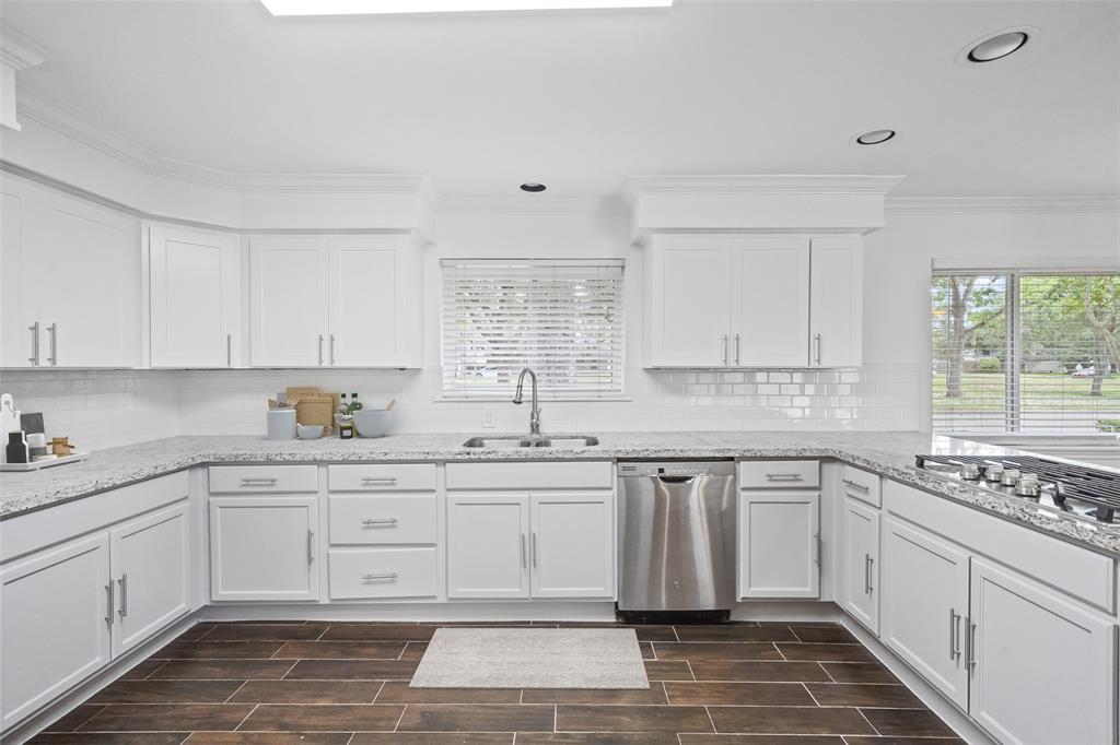 5050 Glenmeadow Drive, Houston, Texas image 26