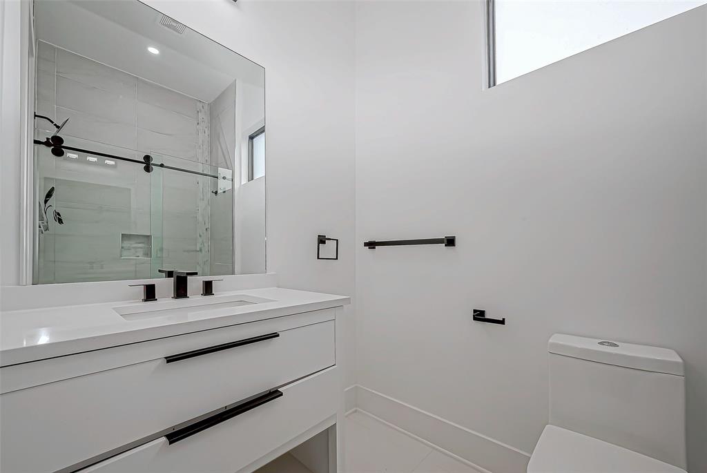 22 Bash Place, Houston, Texas image 32