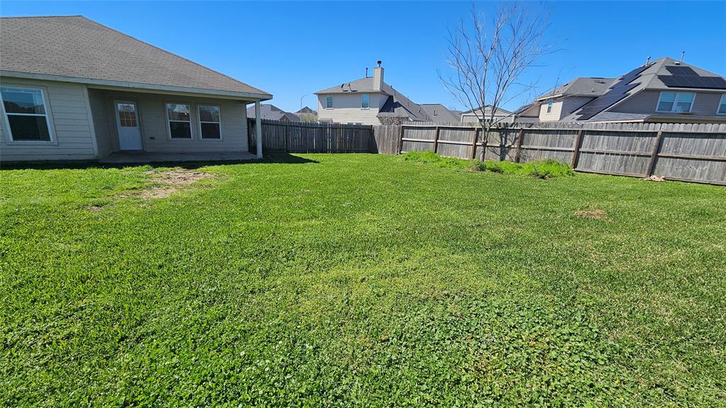 821 Grassy Knoll Trail, La Marque, Texas image 22