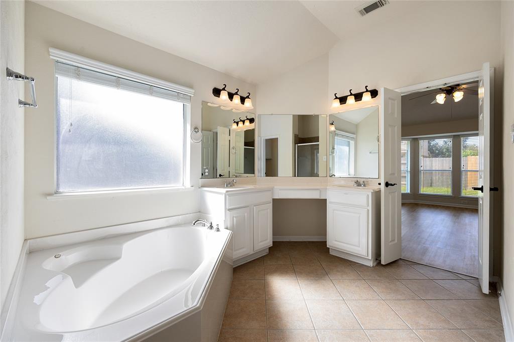 20722 Wagon Bridge Lane, Cypress, Texas image 16