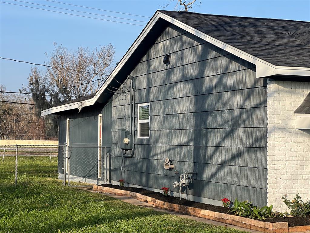 227 Mimosa Street, Lake Jackson, Texas image 7