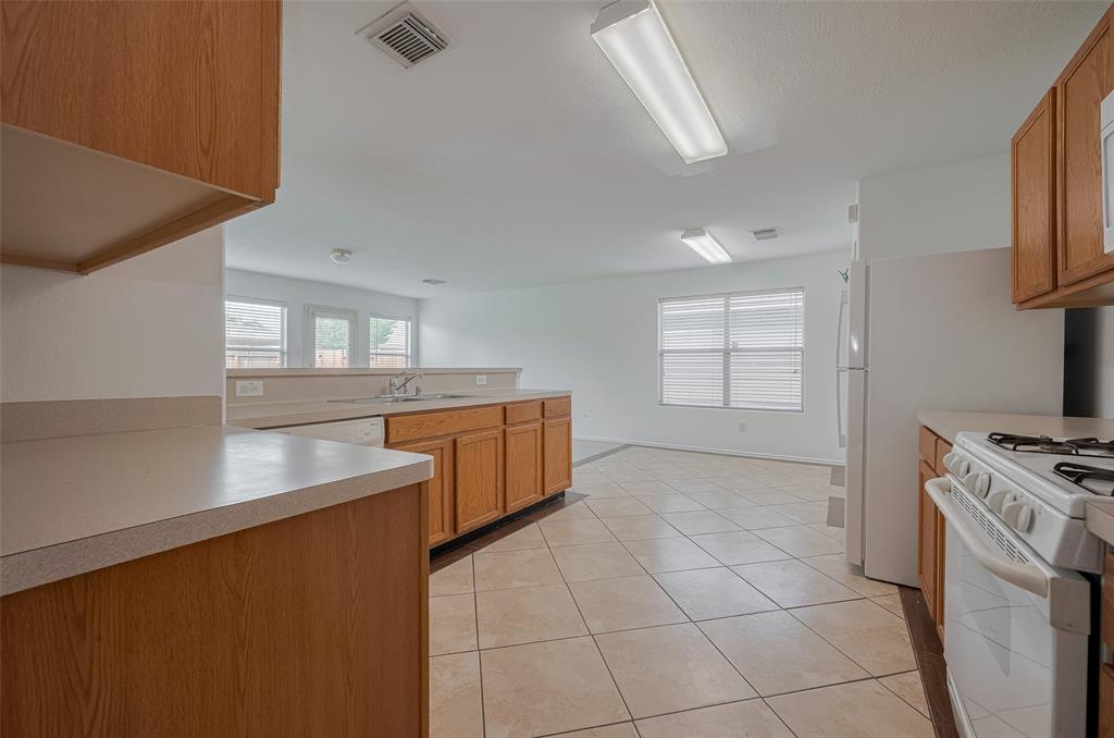 6814 Shallow River Court