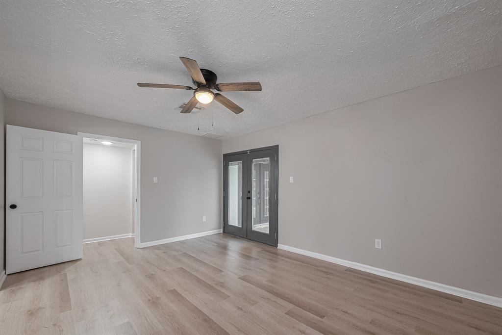 726 Canyon Springs Drive, La Porte, Texas image 7