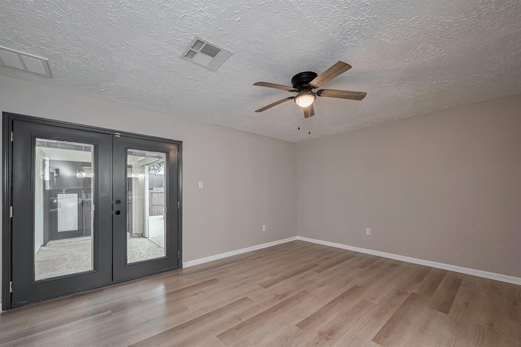 726 Canyon Springs Drive, La Porte, Texas image 8