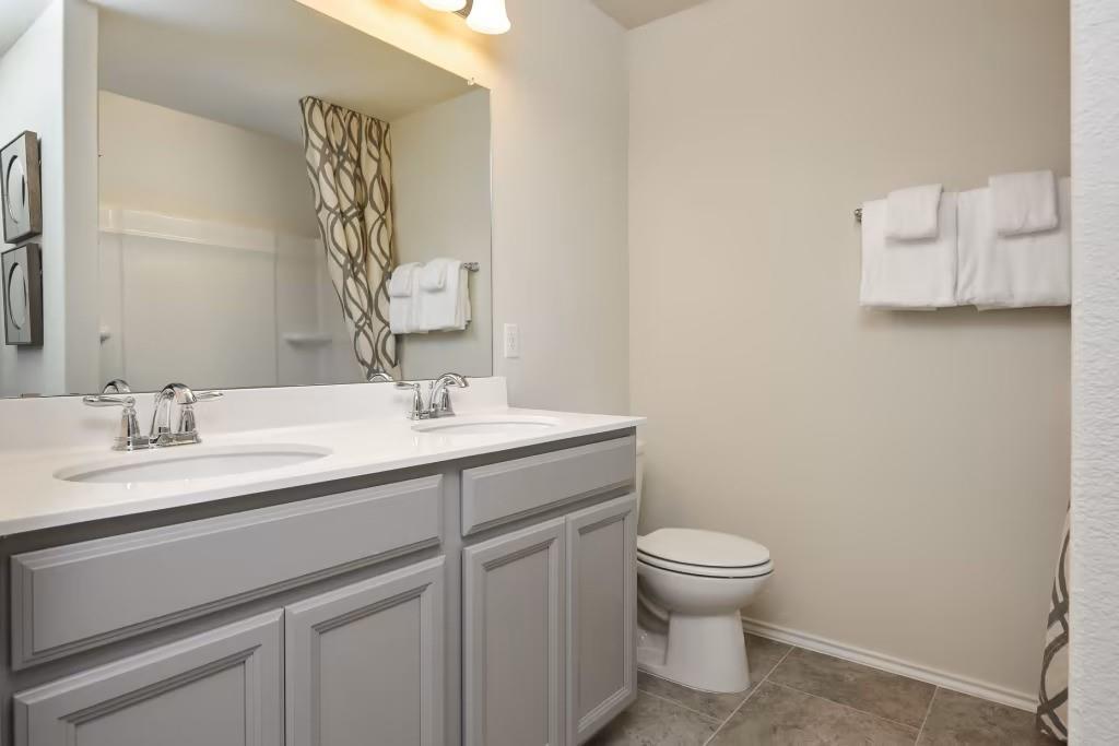 16318 Vivid Creek Court, Conroe, Texas image 18