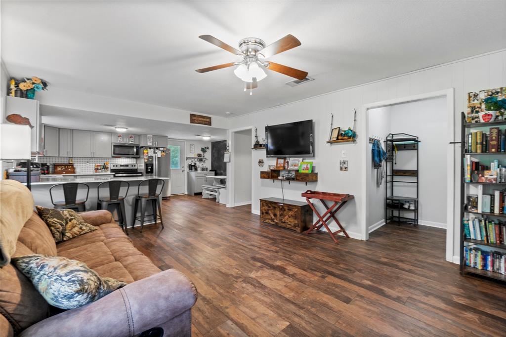 328 Drews Landing Road, Goodrich, Texas image 5