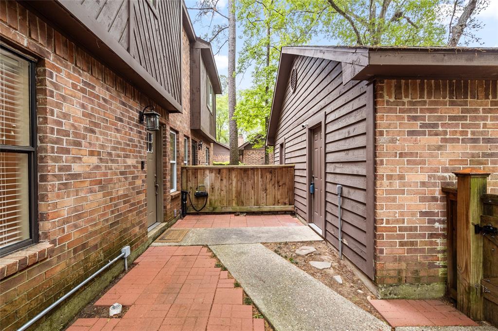 20 W Willowwood Court, The Woodlands, Texas image 4