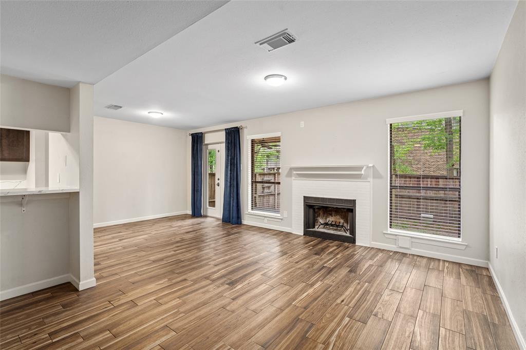 20 W Willowwood Court, The Woodlands, Texas image 3