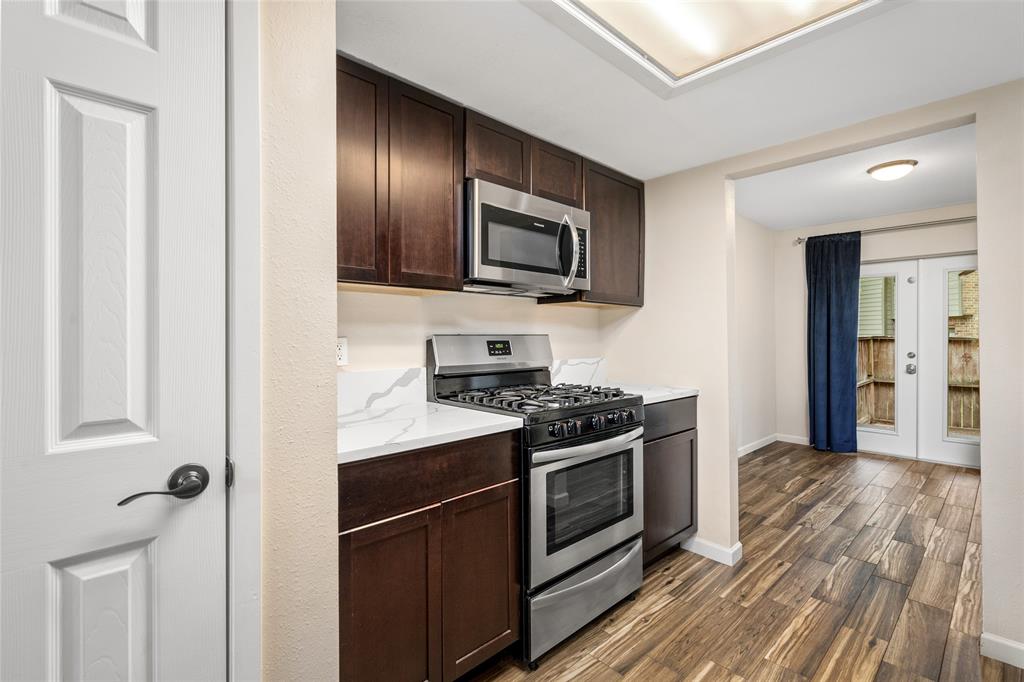 20 W Willowwood Court, The Woodlands, Texas image 8