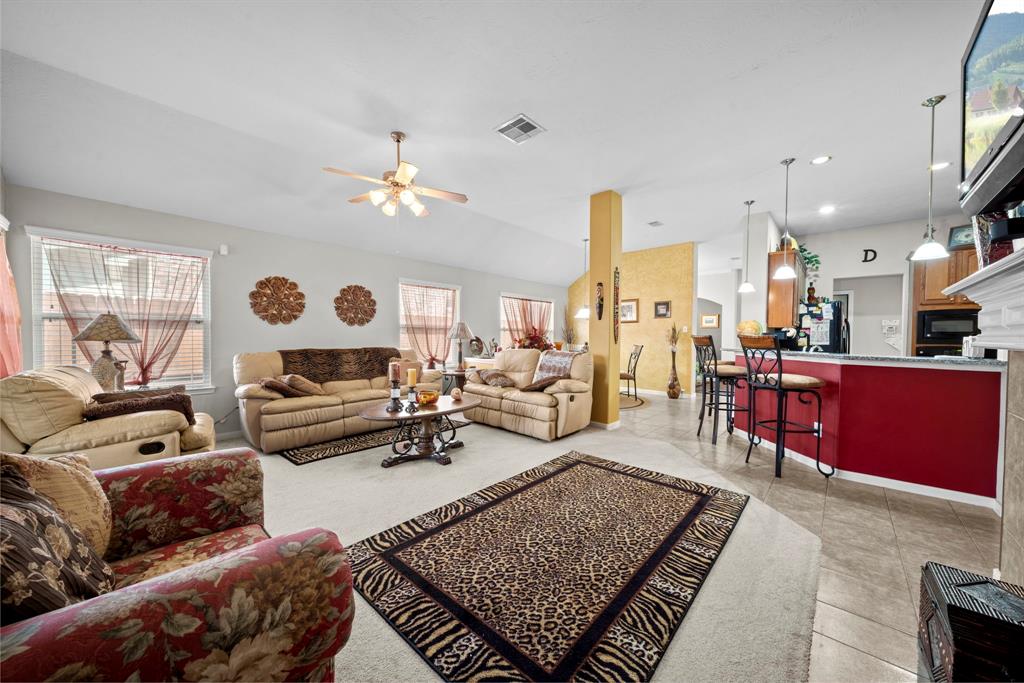 8306 Calico Canyon Drive, Tomball, Texas image 5
