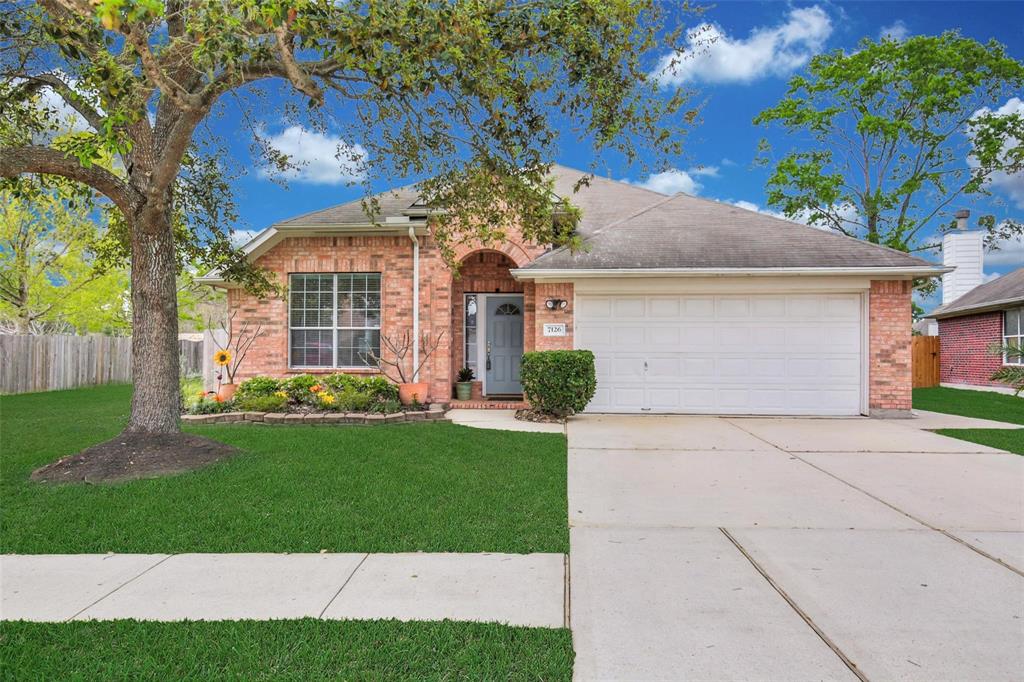 7126 Leens Lodge Lane, Humble, Texas image 1