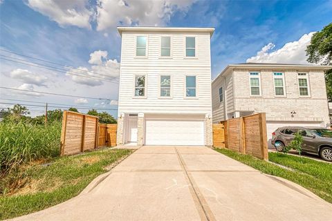 Photo of 6538 Cohn Street, Houston, TX 77091 (MLS # 10027965) Photo of 6538 Cohn Street, Houston, TX 77091 (MLS # 10027965)