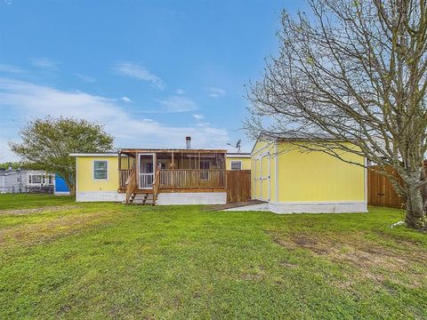 Manufactured Home in Dickinson TX 633 Crystal Lane 31.jpg