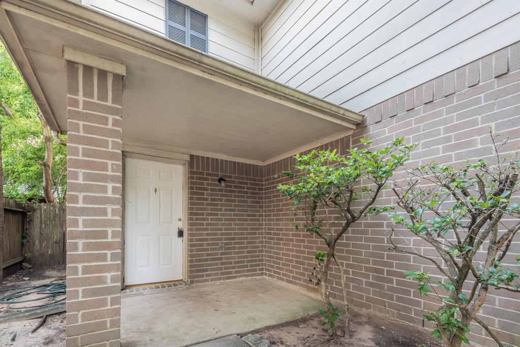 11711 Sunny Stream Drive, Tomball, Texas image 2