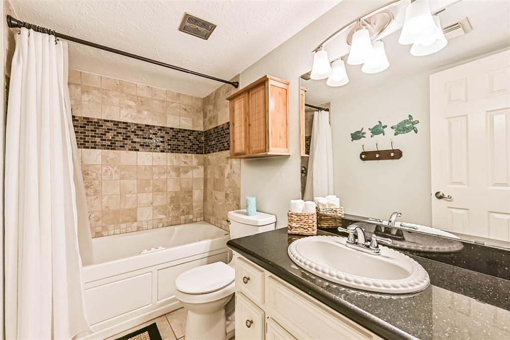 2412 Crows Nest Drive, League City, Texas image 19