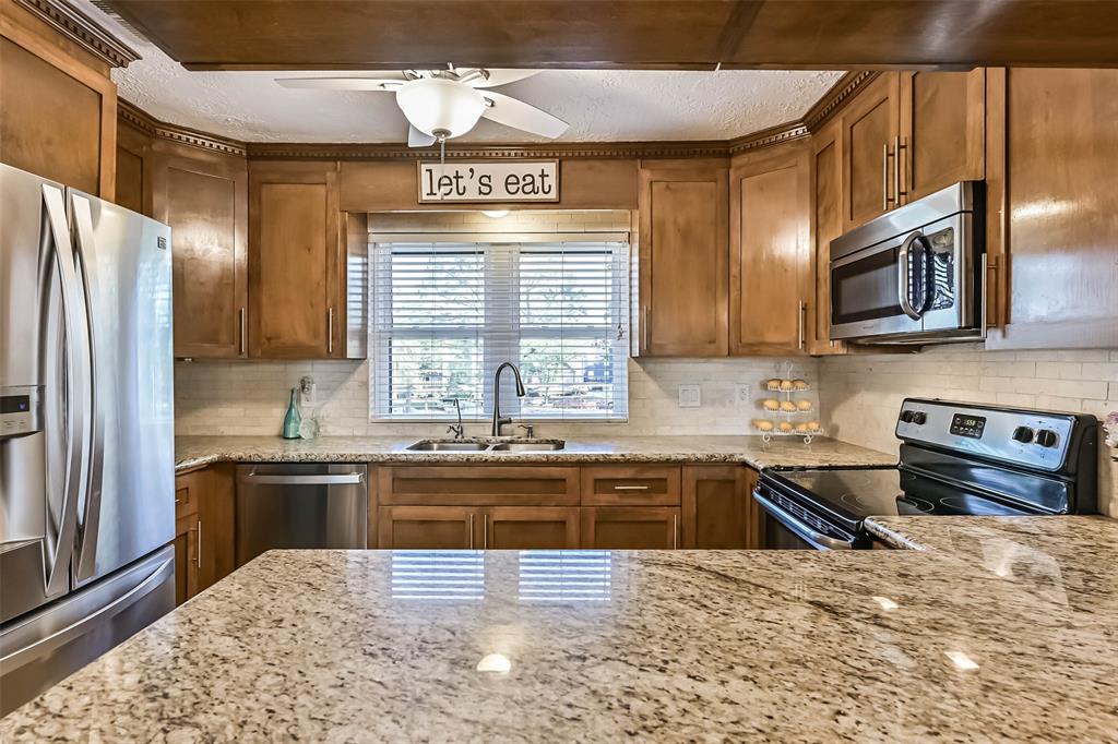 2412 Crows Nest Drive, League City, Texas image 11