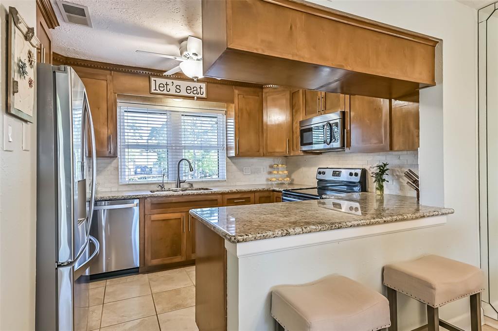 2412 Crows Nest Drive, League City, Texas image 10