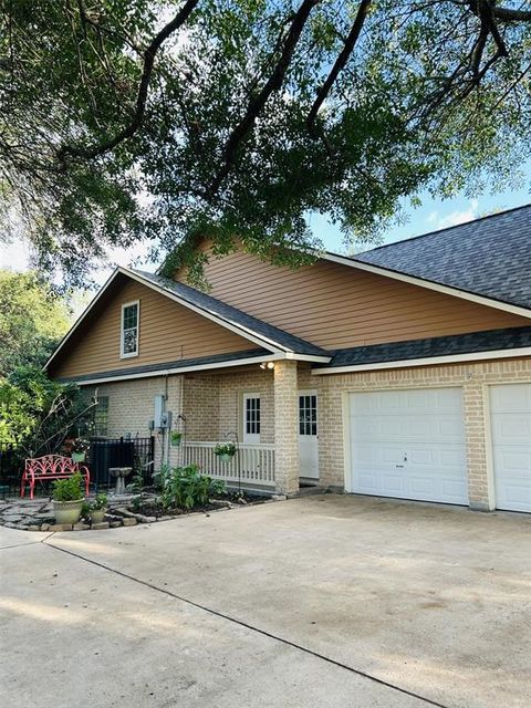 A home in Sealy