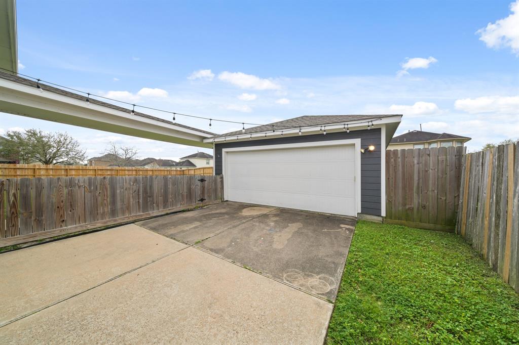 1177 Stallion Ridge, Alvin, Texas image 2