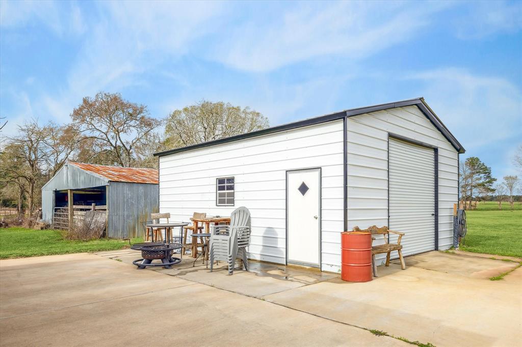 6303 Planters Row Lane, Plantersville, Texas image 3