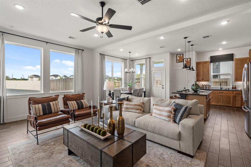 10127 Agave Point Lane, Manvel, Texas image 2