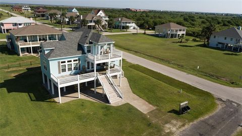 A home in Port Bolivar