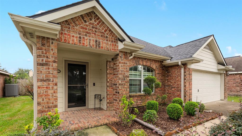 2114 Woodlands Drive, Deer Park, Texas image 4