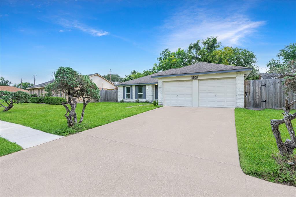 1607 Bent Oak Drive