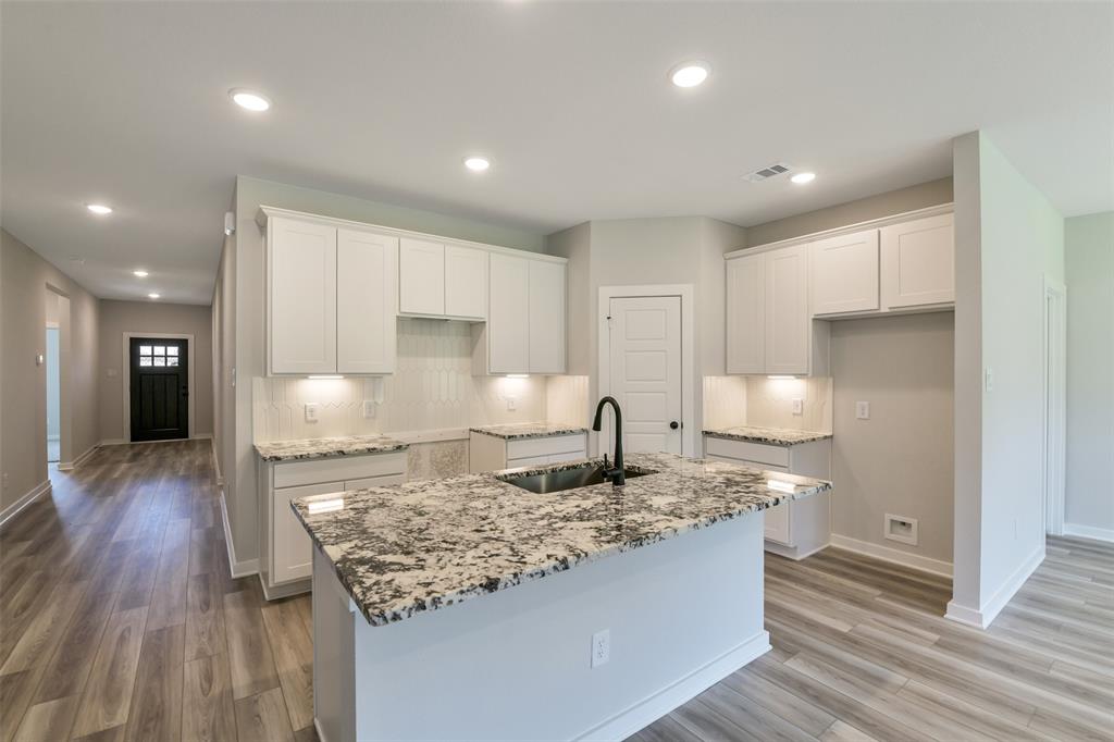 2503 Elliot Canyon Lane, Crosby, Texas image 3