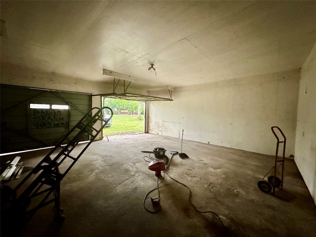 1244 County Road 479 Rd, El Campo, Texas image 9