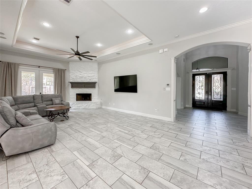 5 Dumaine Court, Conroe, Texas image 17