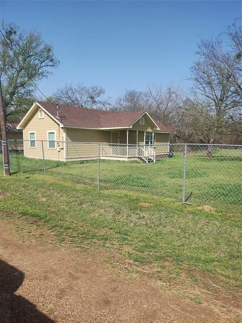 Photo of 609 W Barton Street, Calvert, TX 77837 (MLS # 23409793)