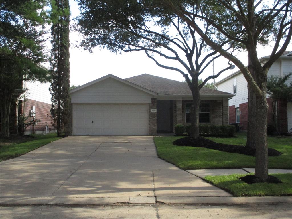 17330 Shadow Ledge Drive, Houston, Texas image 1