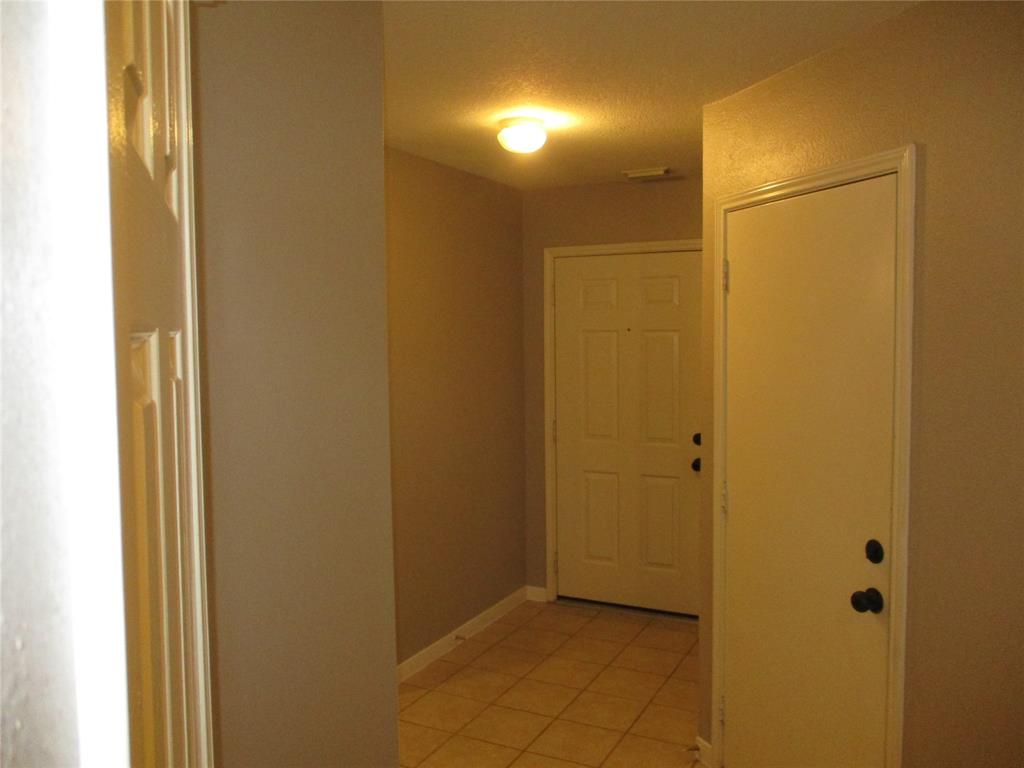 17330 Shadow Ledge Drive, Houston, Texas image 2