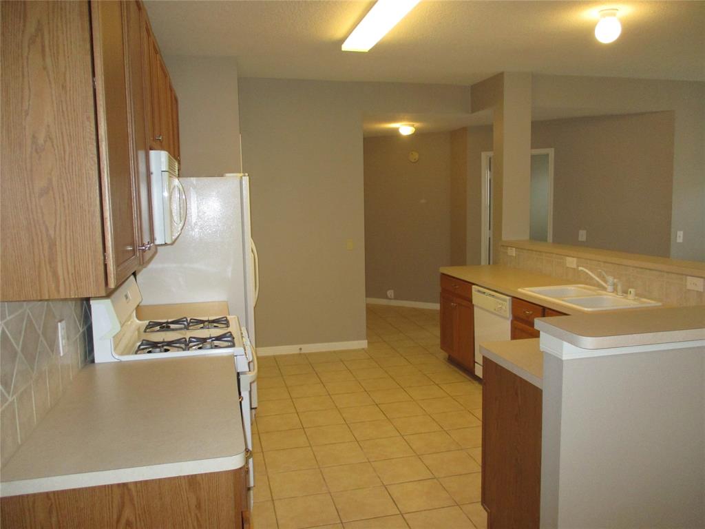 17330 Shadow Ledge Drive, Houston, Texas image 9