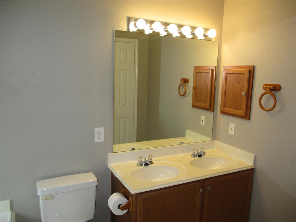17330 Shadow Ledge Drive, Houston, Texas image 13