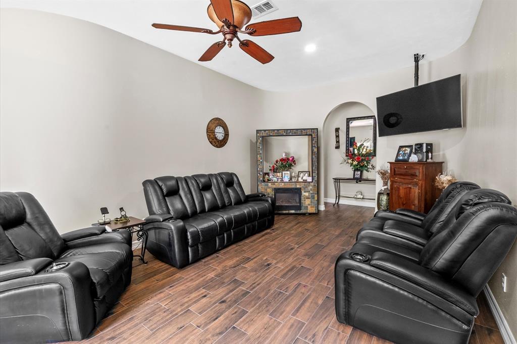 201 Bayou Oaks St St, Cleveland, Texas image 6